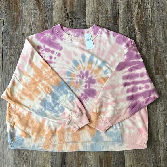 American Eagle Outfitters Tops - NWT American Eagle Sweatshirt